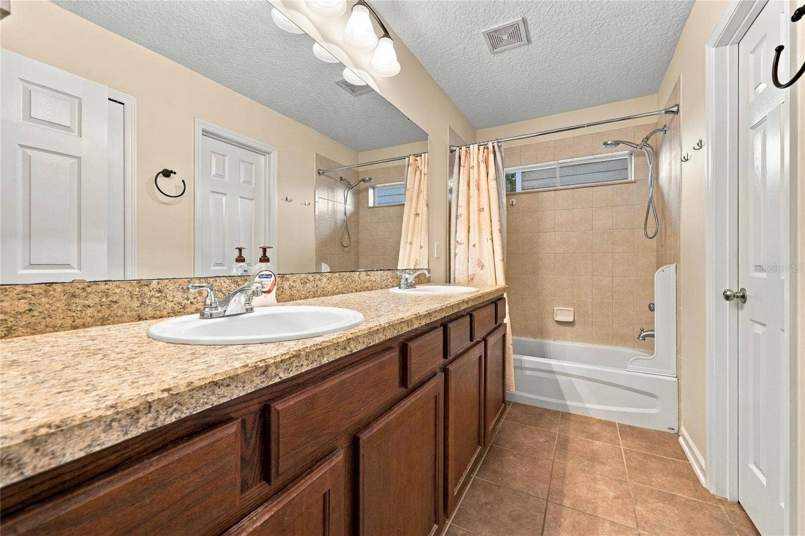 8114 NW 52ND STREET, Gainesville, FL 32653 8114 NW 52ND STREET, Gainesville, FL 32653
