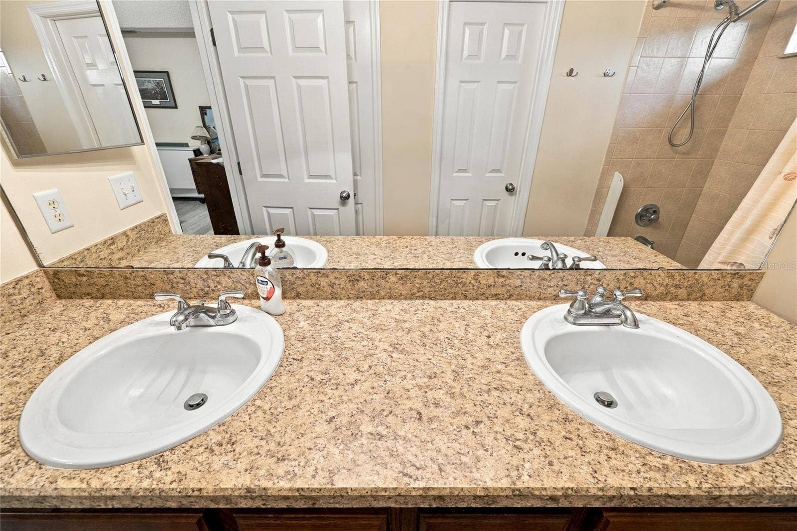 8114 NW 52ND STREET, Gainesville, FL 32653 8114 NW 52ND STREET, Gainesville, FL 32653