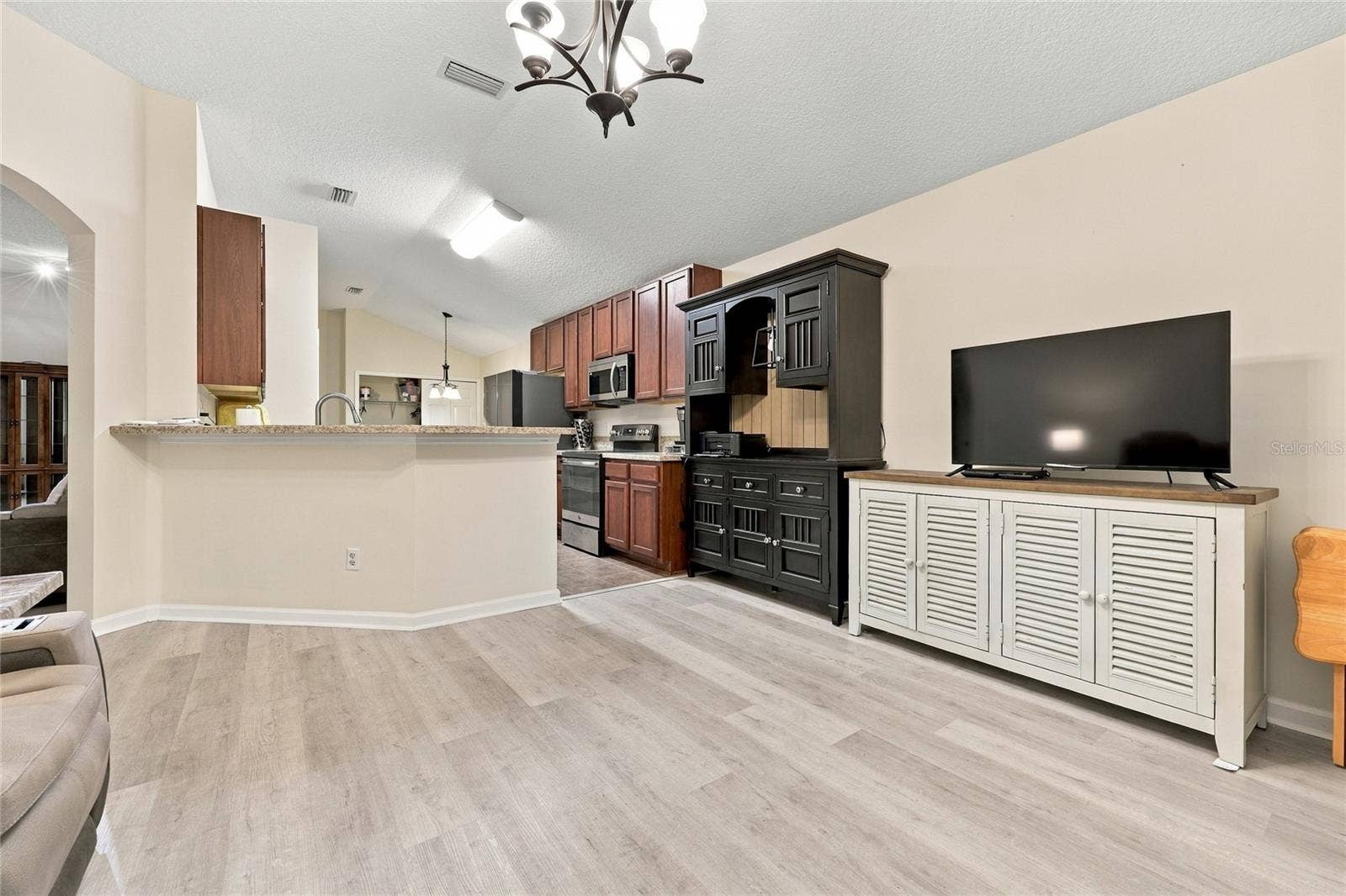 8114 NW 52ND STREET, Gainesville, FL 32653 8114 NW 52ND STREET, Gainesville, FL 32653