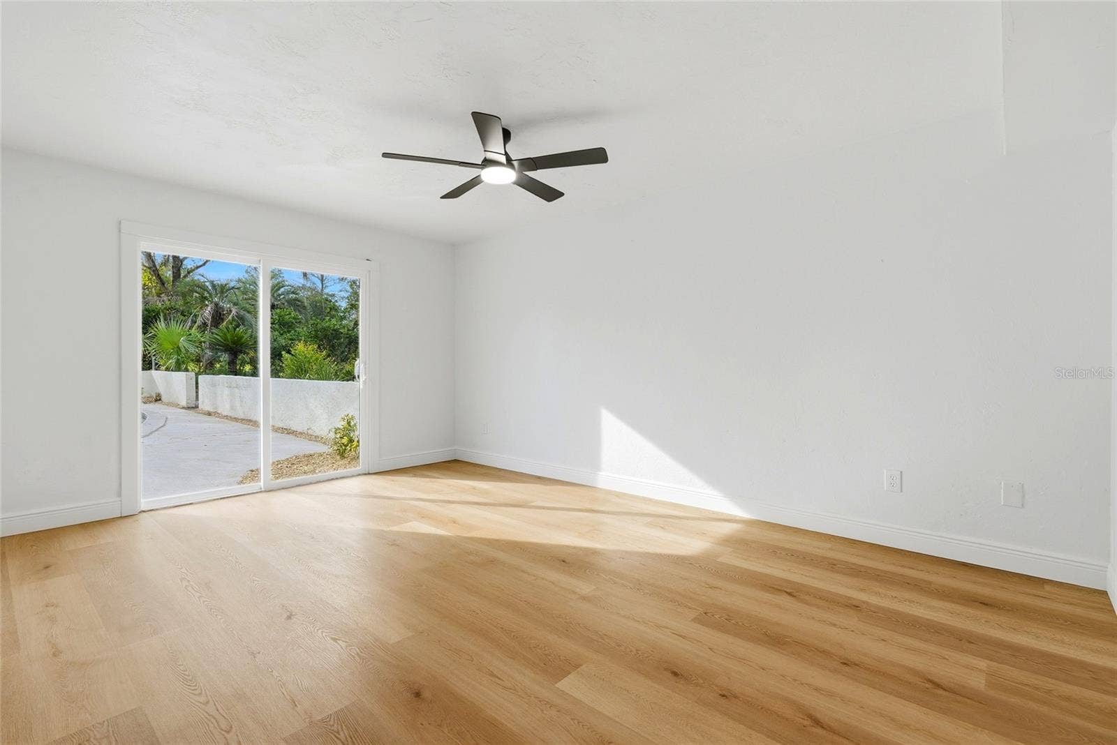 8802 NW 6TH PLACE, Gainesville, FL 32607 8802 NW 6TH PLACE, Gainesville, FL 32607