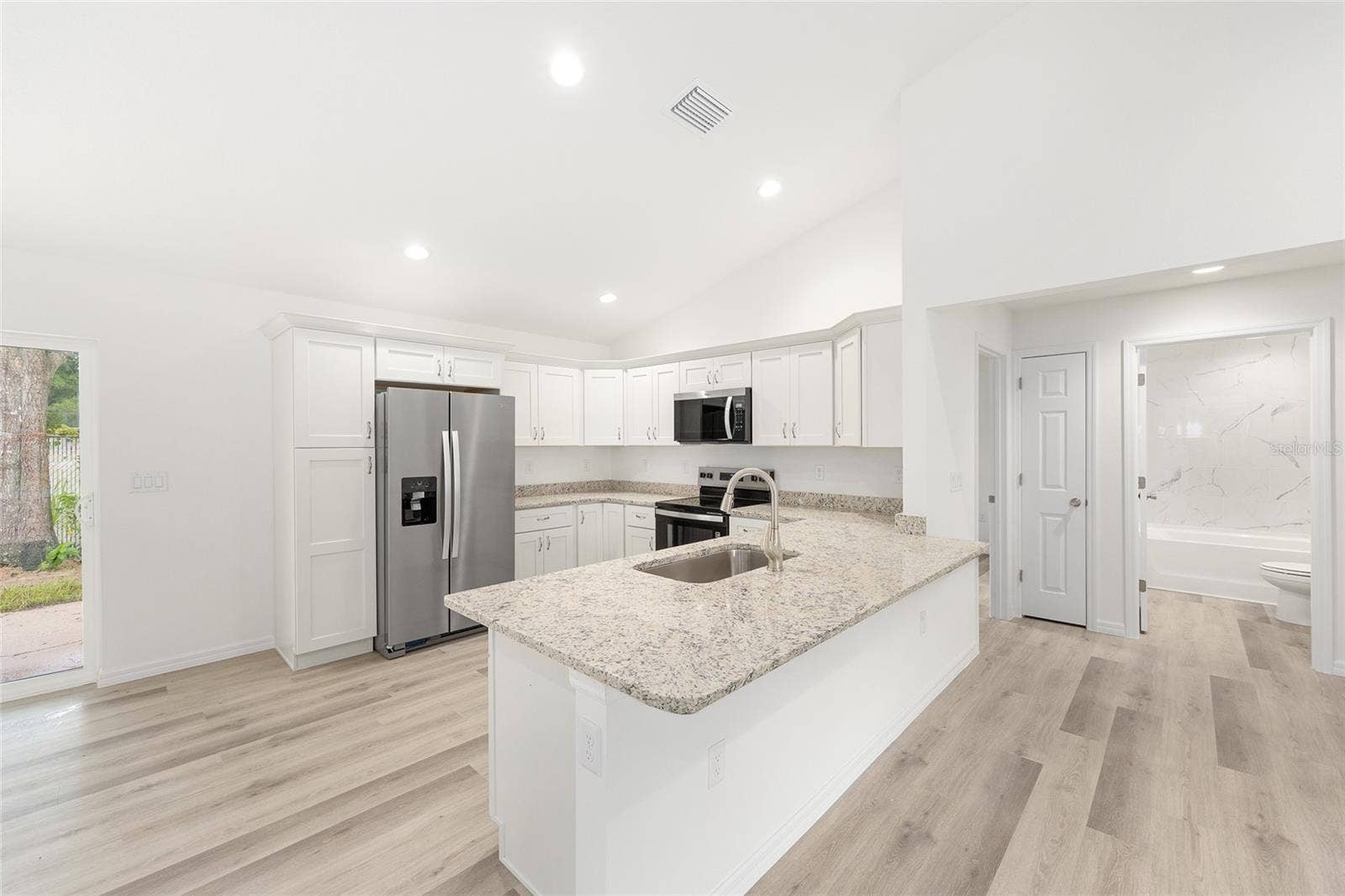 14421 SW 77TH AVENUE, Ocala, FL 34473 Kitchen