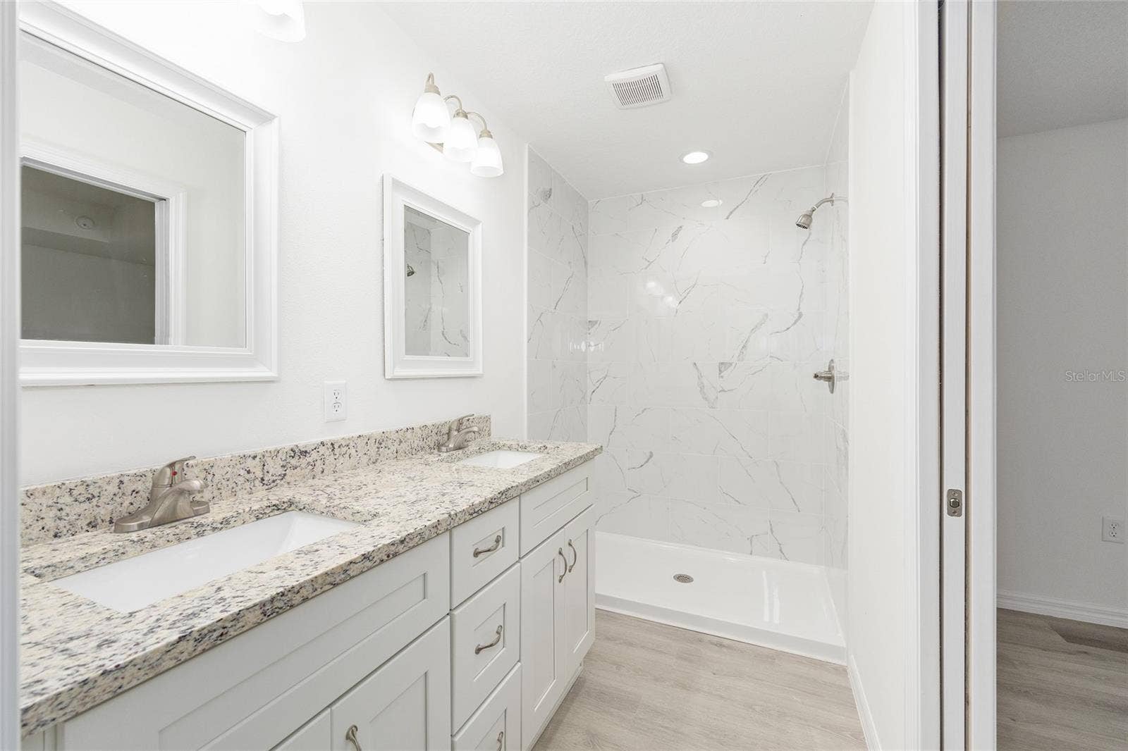 14421 SW 77TH AVENUE, Ocala, FL 34473 Master Bathroom