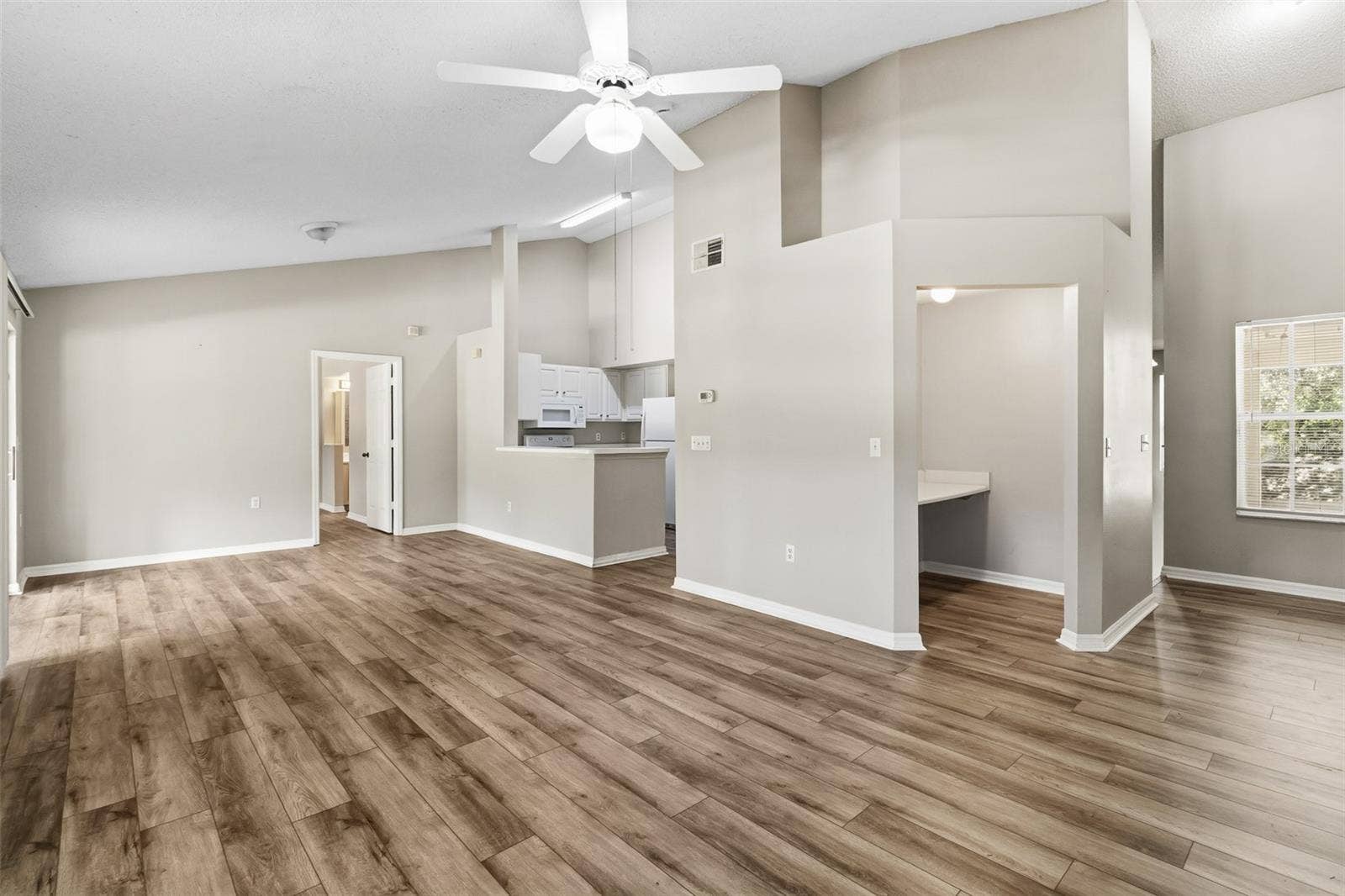 10000 SW 52ND AVENUE, #AA-159, Gainesville, FL 32608 10000 SW 52ND AVENUE, #AA-159, Gainesville, FL 32608
