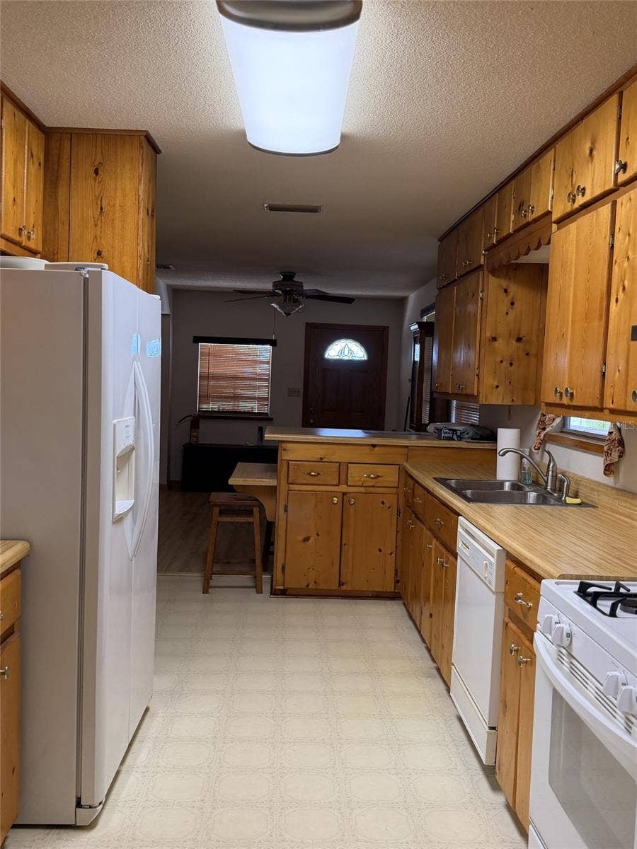 4251 NW 100TH AVENUE, Chiefland, FL 32626