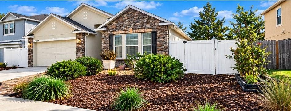 24524 SW 11TH ROAD, Newberry, FL 32669 Front of Home View