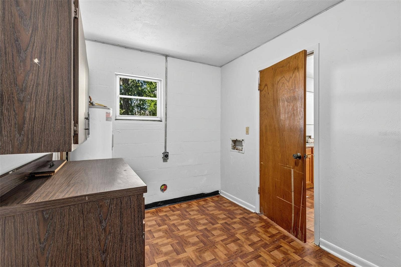 Utility Room from Garage