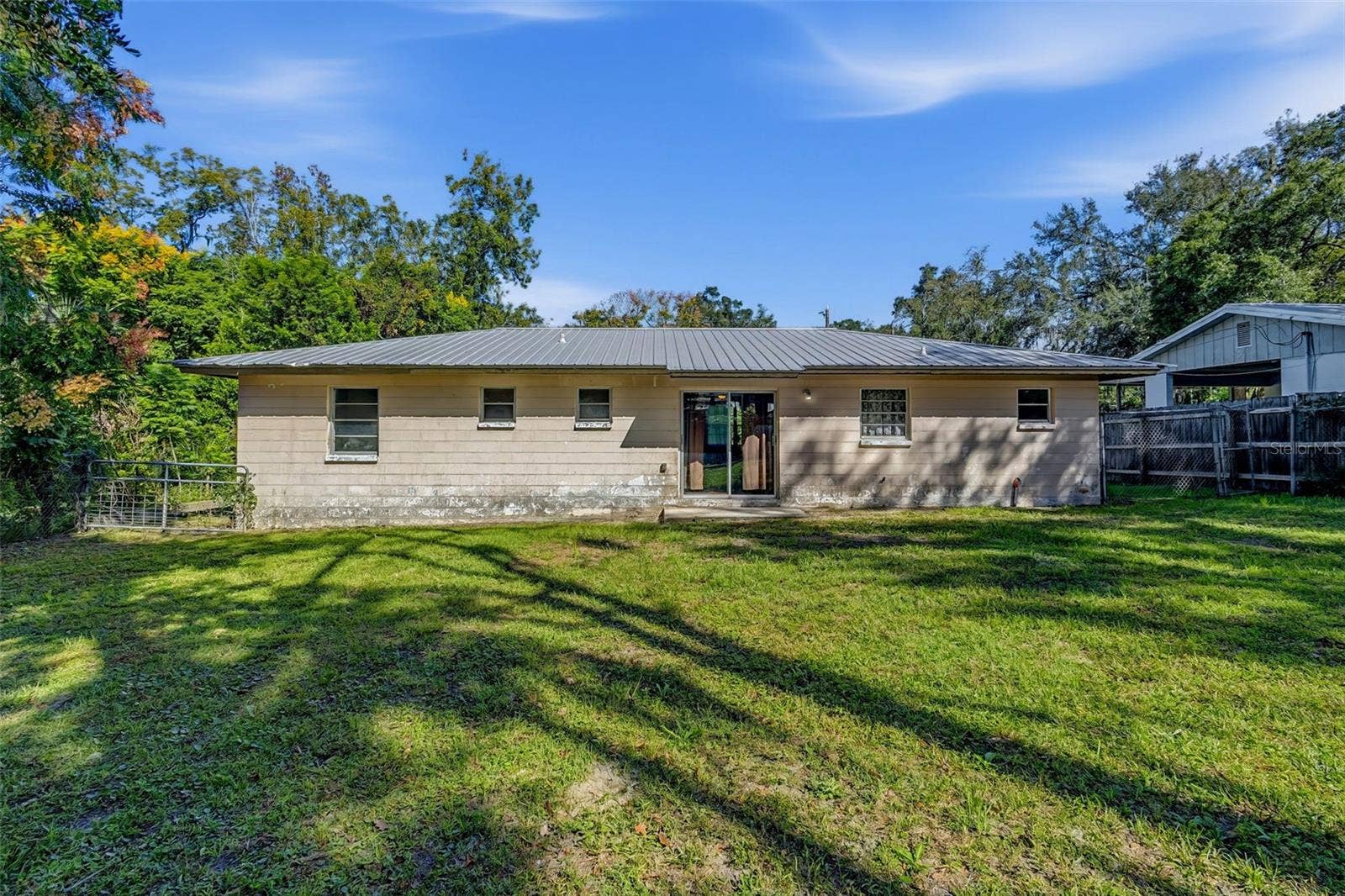620 NE 2ND AVENUE, Trenton, FL 32693