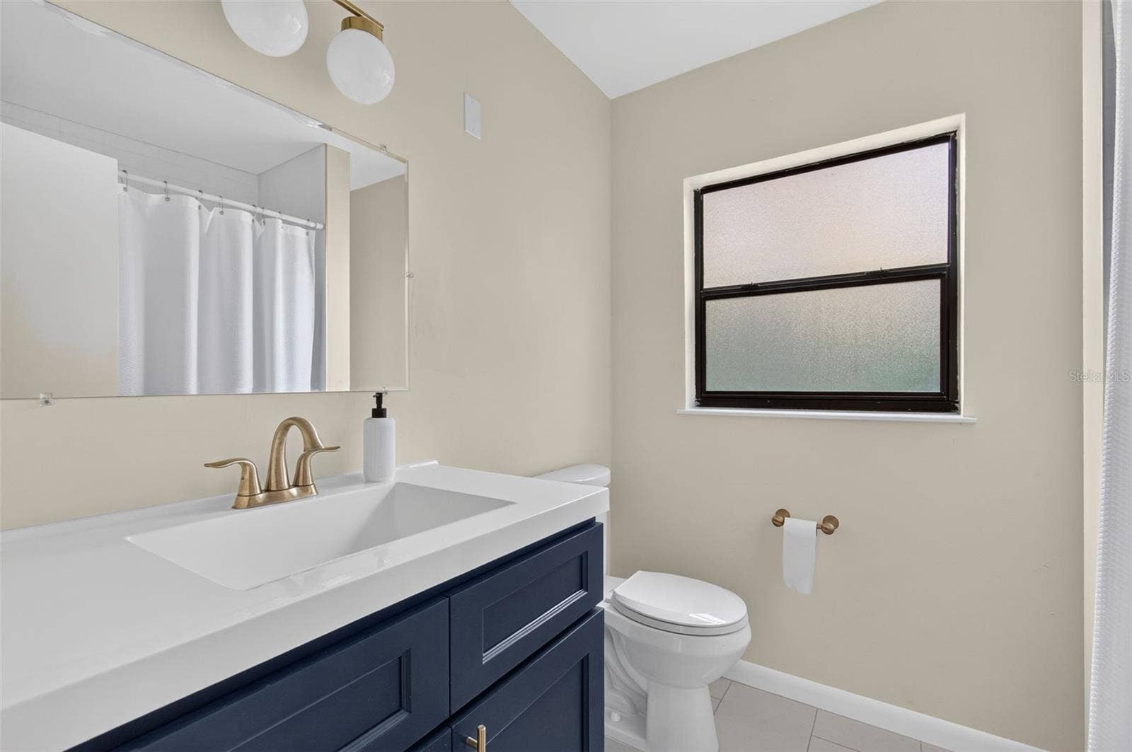 4415 NW 33RD COURT, Gainesville, FL 32606 Guest Bath