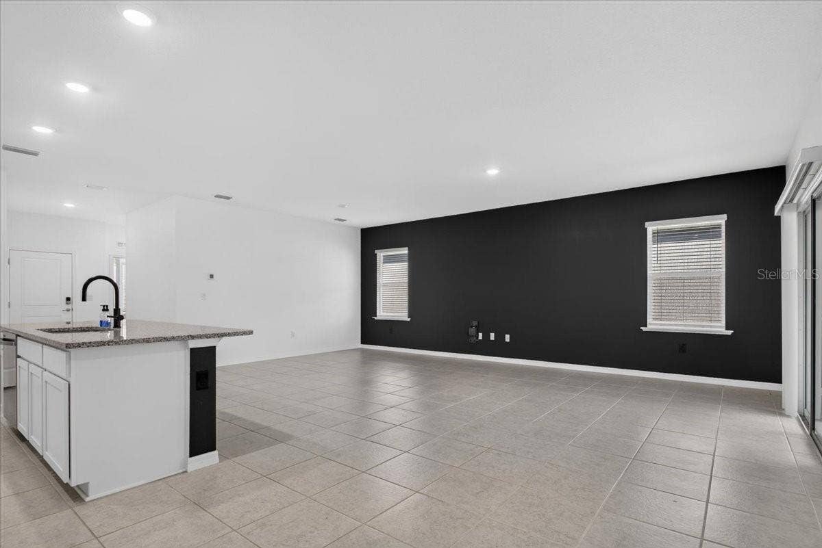 1957 NW 248TH WAY, Newberry, FL 32669