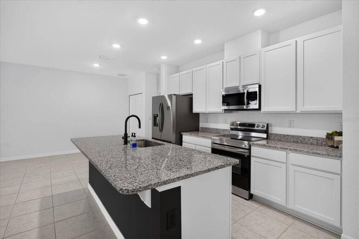 1957 NW 248TH WAY, Newberry, FL 32669