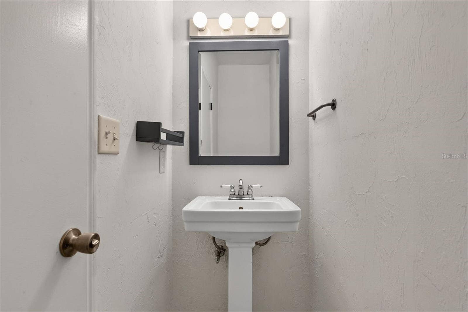 En suite half bath