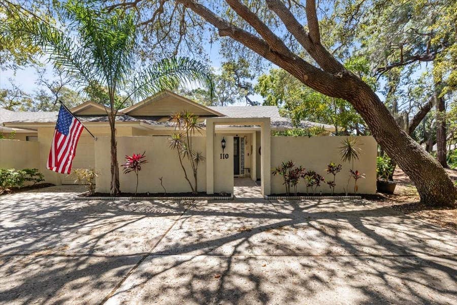 Property photo for 110 PARKSIDE COLONY DRIVE, Tarpon Springs, FL