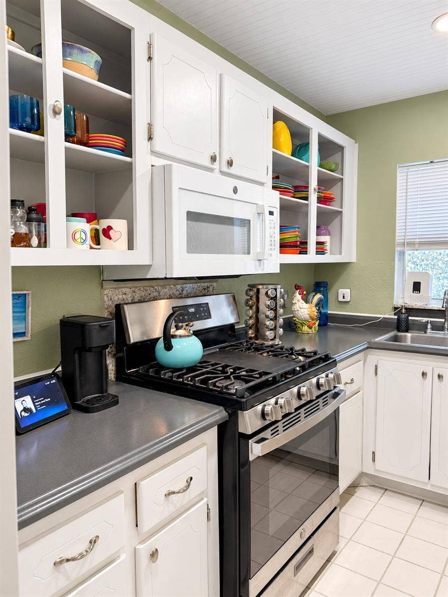 200 EL CAMINO DRIVE, #102, Winter Haven, FL 33884 Kitchen