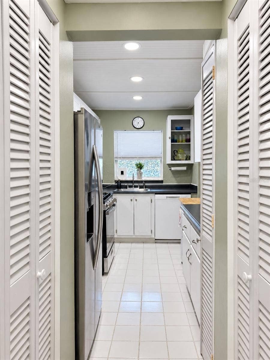 200 EL CAMINO DRIVE, #102, Winter Haven, FL 33884 Kitchen