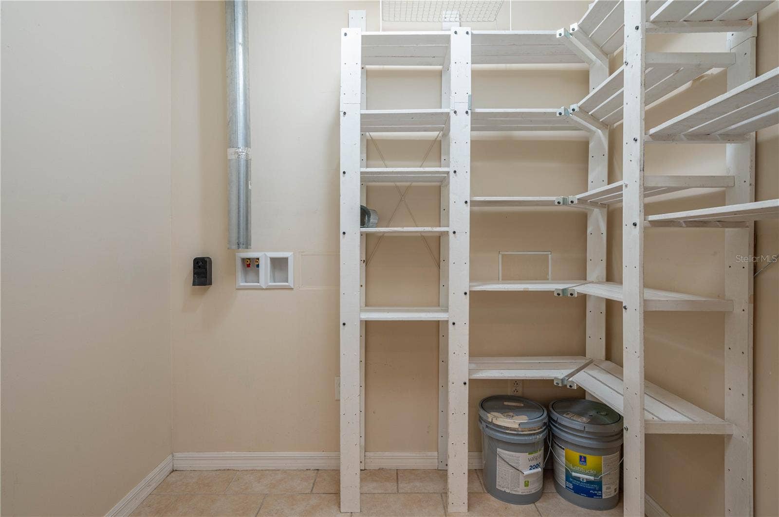 PANTRY/LAUNDRY