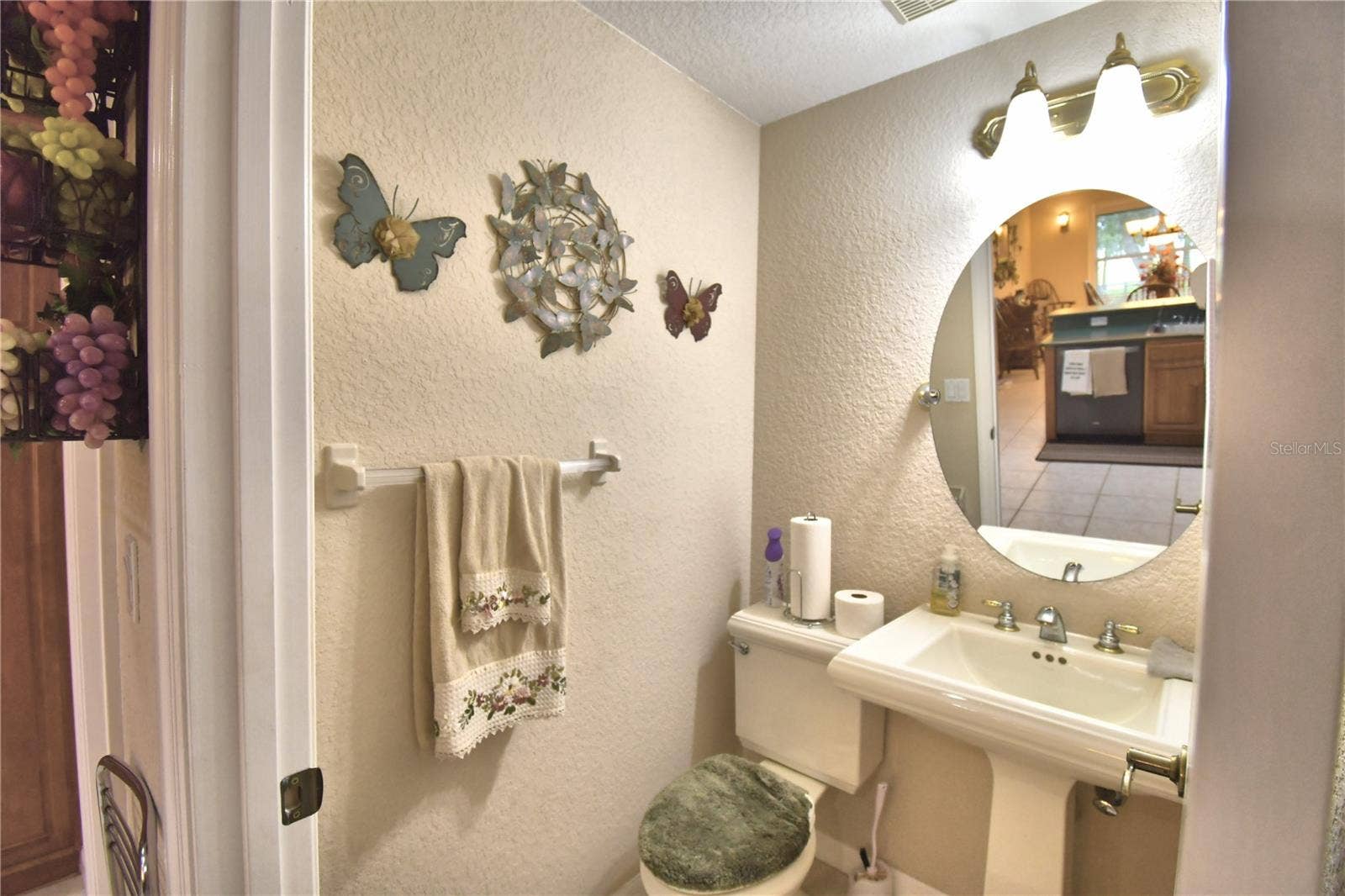 2391 S LAKE REEDY BOULEVARD, Frostproof, FL 33843 Half Bathroom