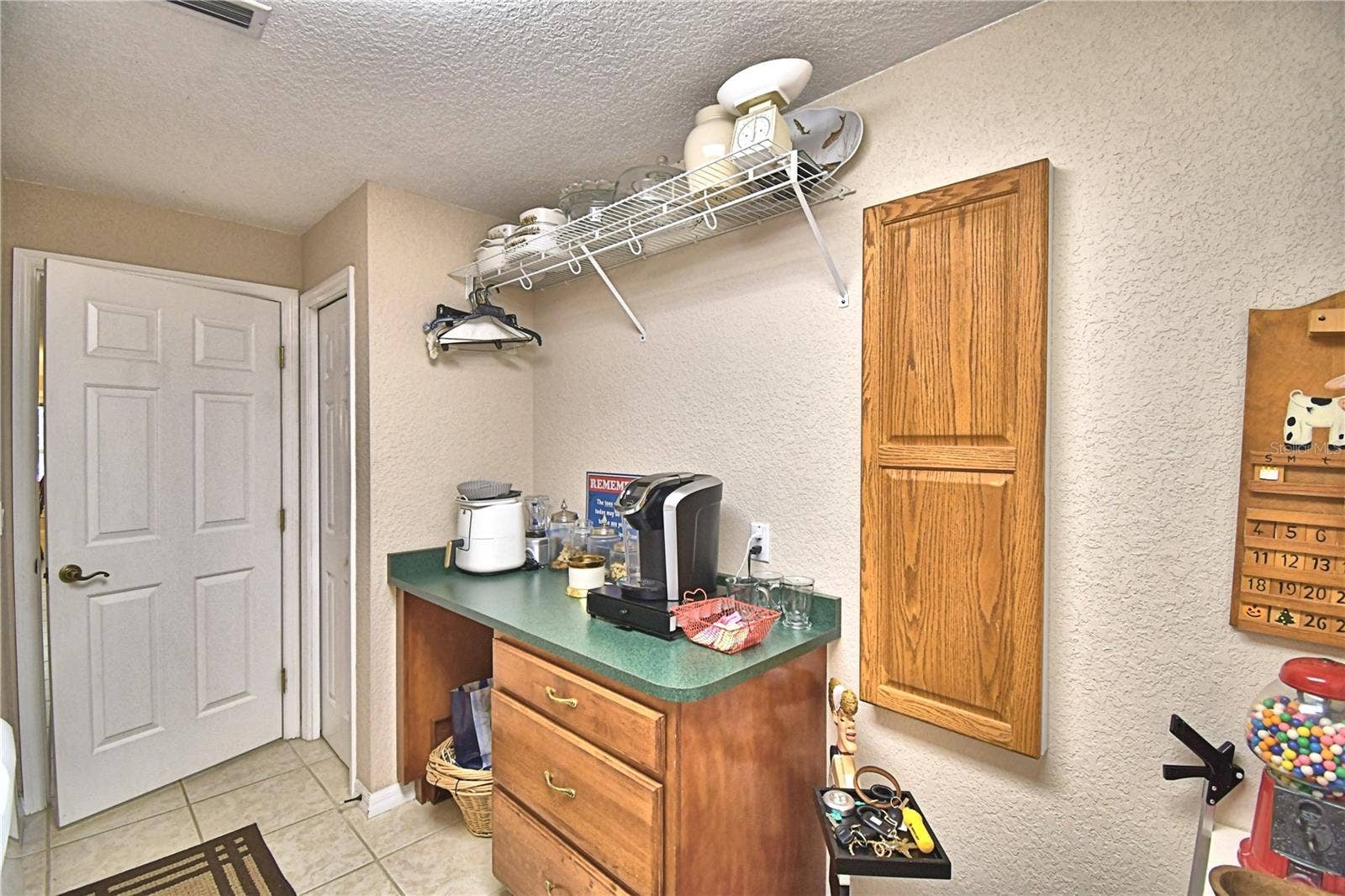 2391 S LAKE REEDY BOULEVARD, Frostproof, FL 33843 Access to garage