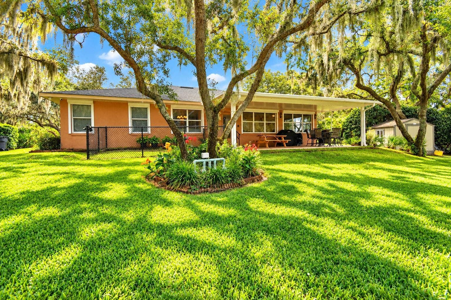 2391 S LAKE REEDY BOULEVARD, Frostproof, FL 33843 Driveway entrance