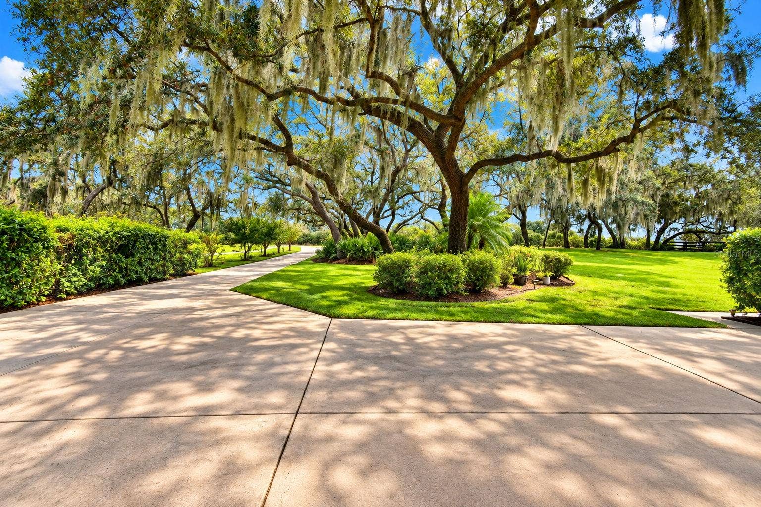 2391 S LAKE REEDY BOULEVARD, Frostproof, FL 33843 2391 S LAKE REEDY BOULEVARD, Frostproof, FL 33843
