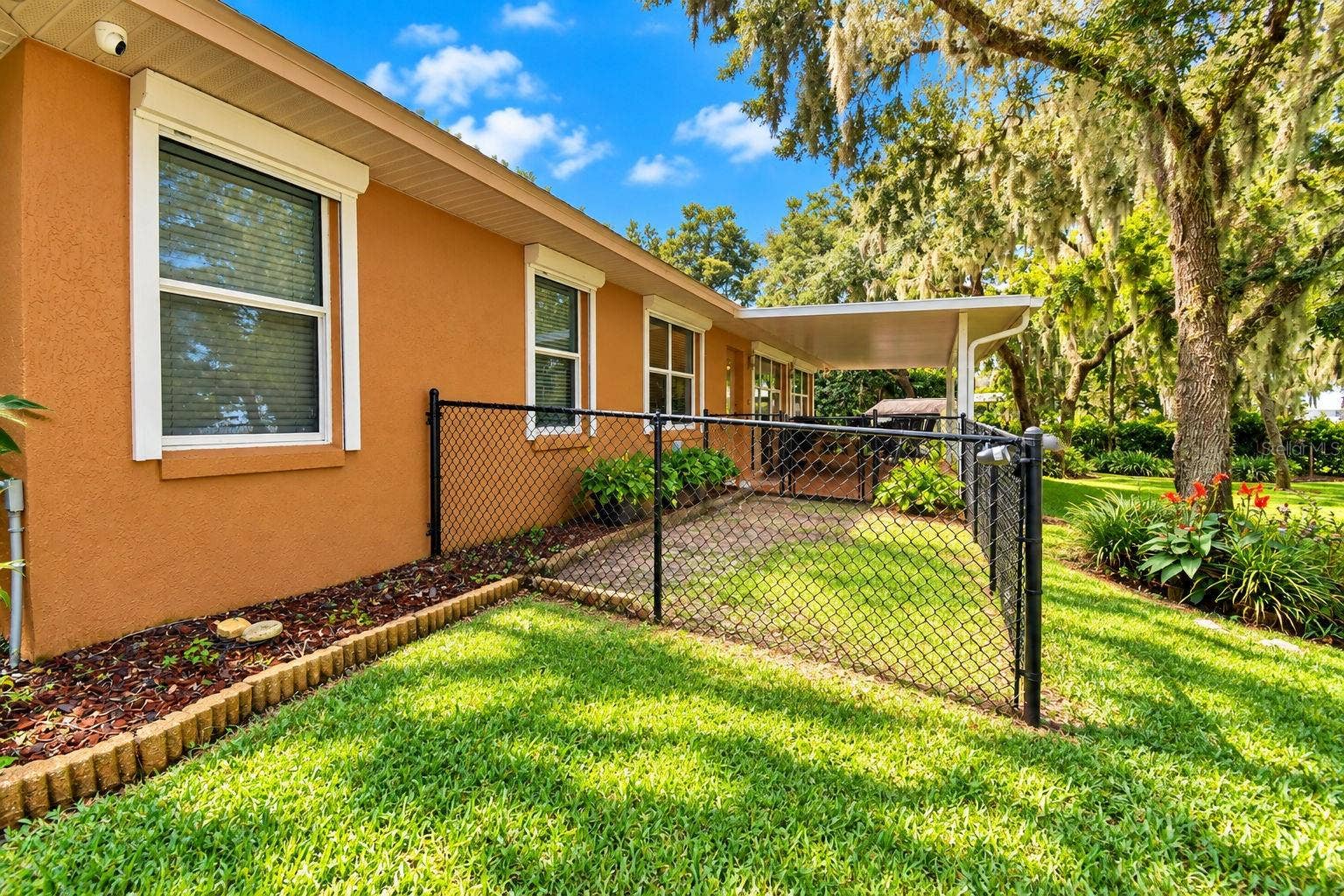 2391 S LAKE REEDY BOULEVARD, Frostproof, FL 33843 Dog run area