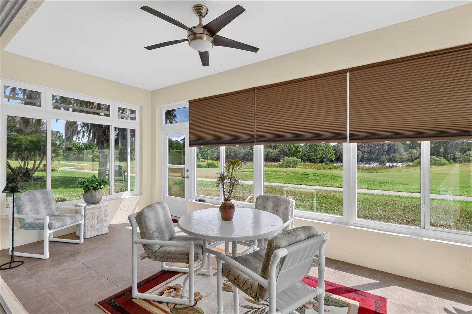 Spacious Lanai on Golf Course