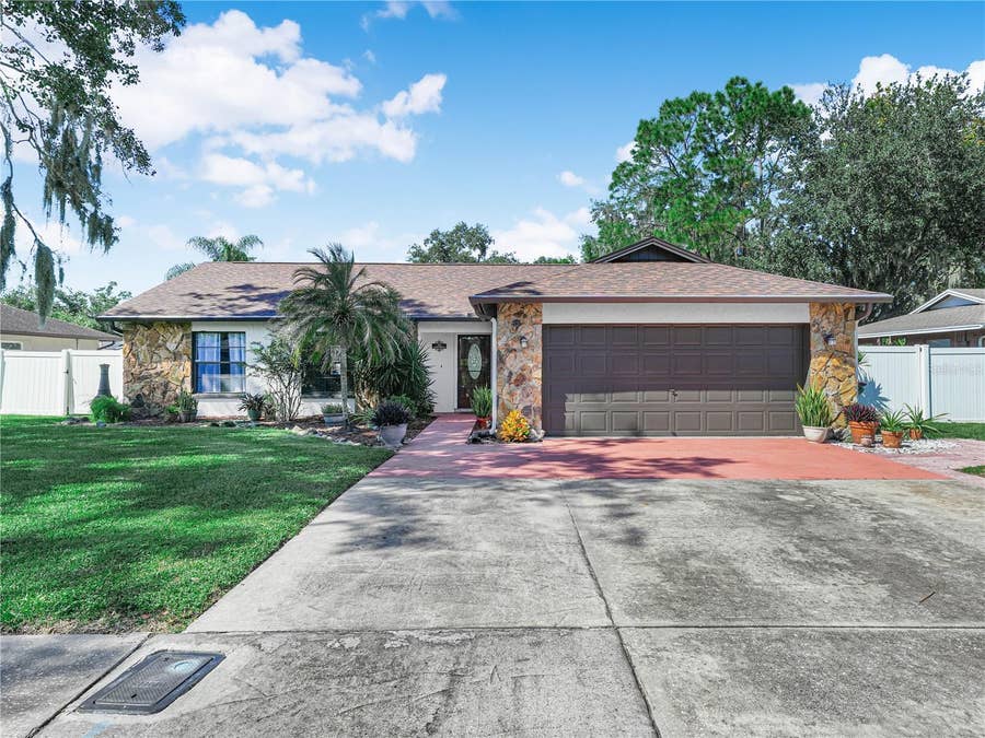 Property photo for 812 SANDALWOOD DRIVE, Plant City, FL