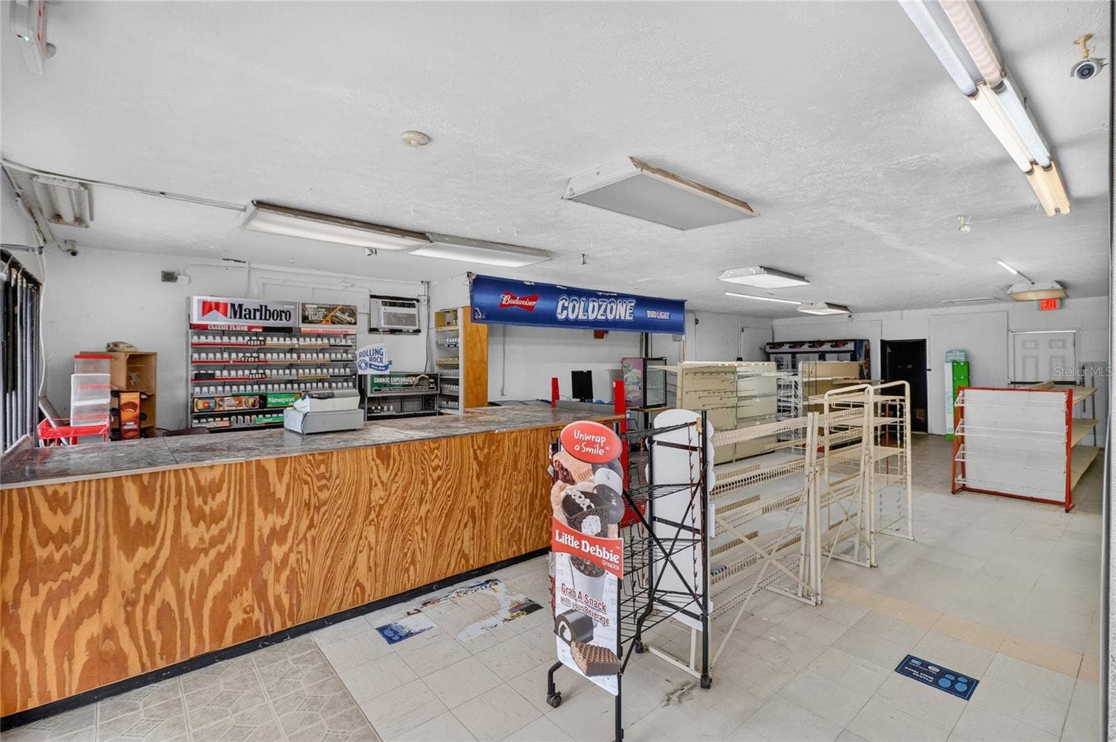 1529 COUNTY ROAD 547 N, Davenport, FL 33837 Counter