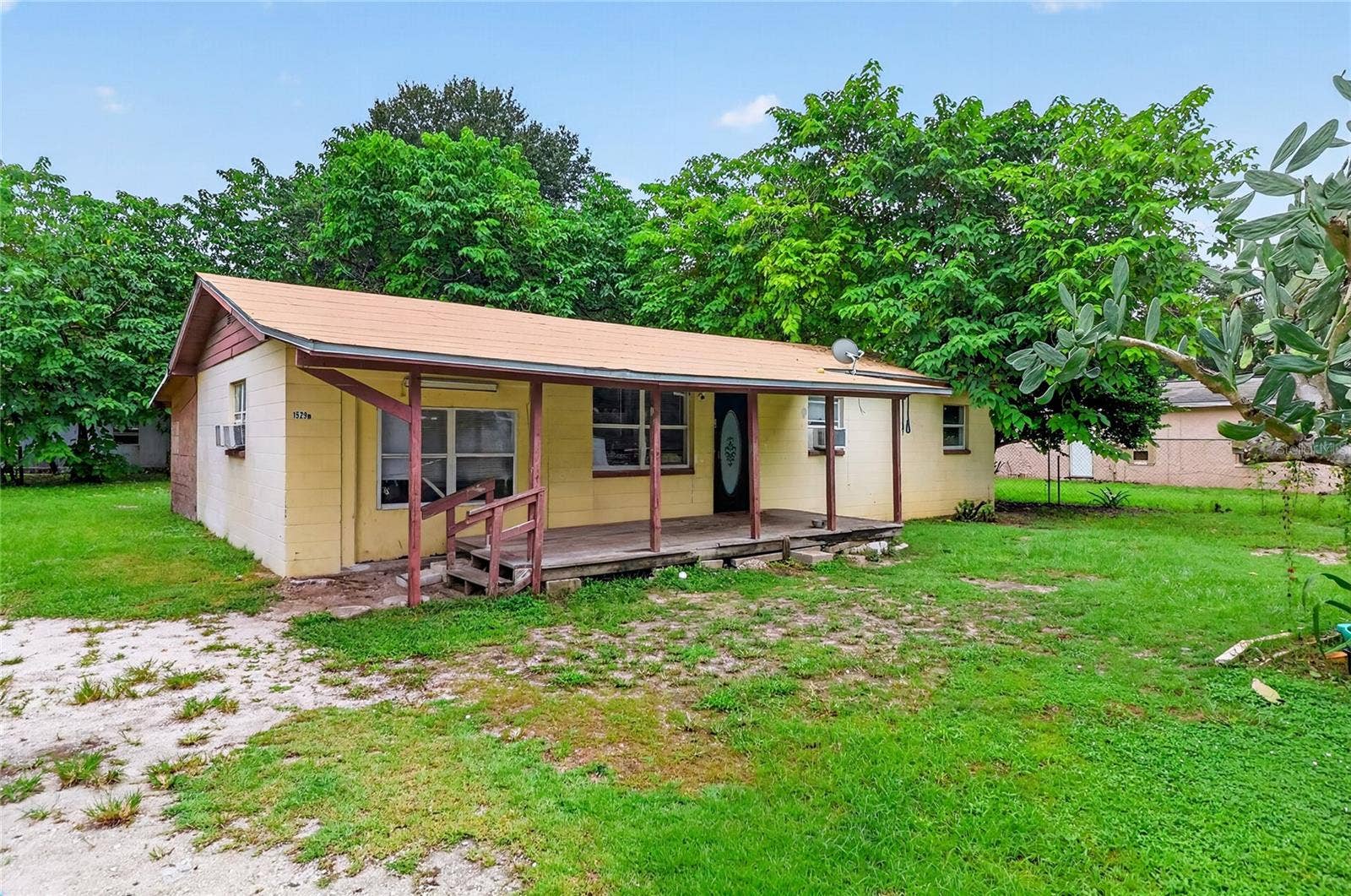 1529 COUNTY ROAD 547 N, Davenport, FL 33837 Front of house
