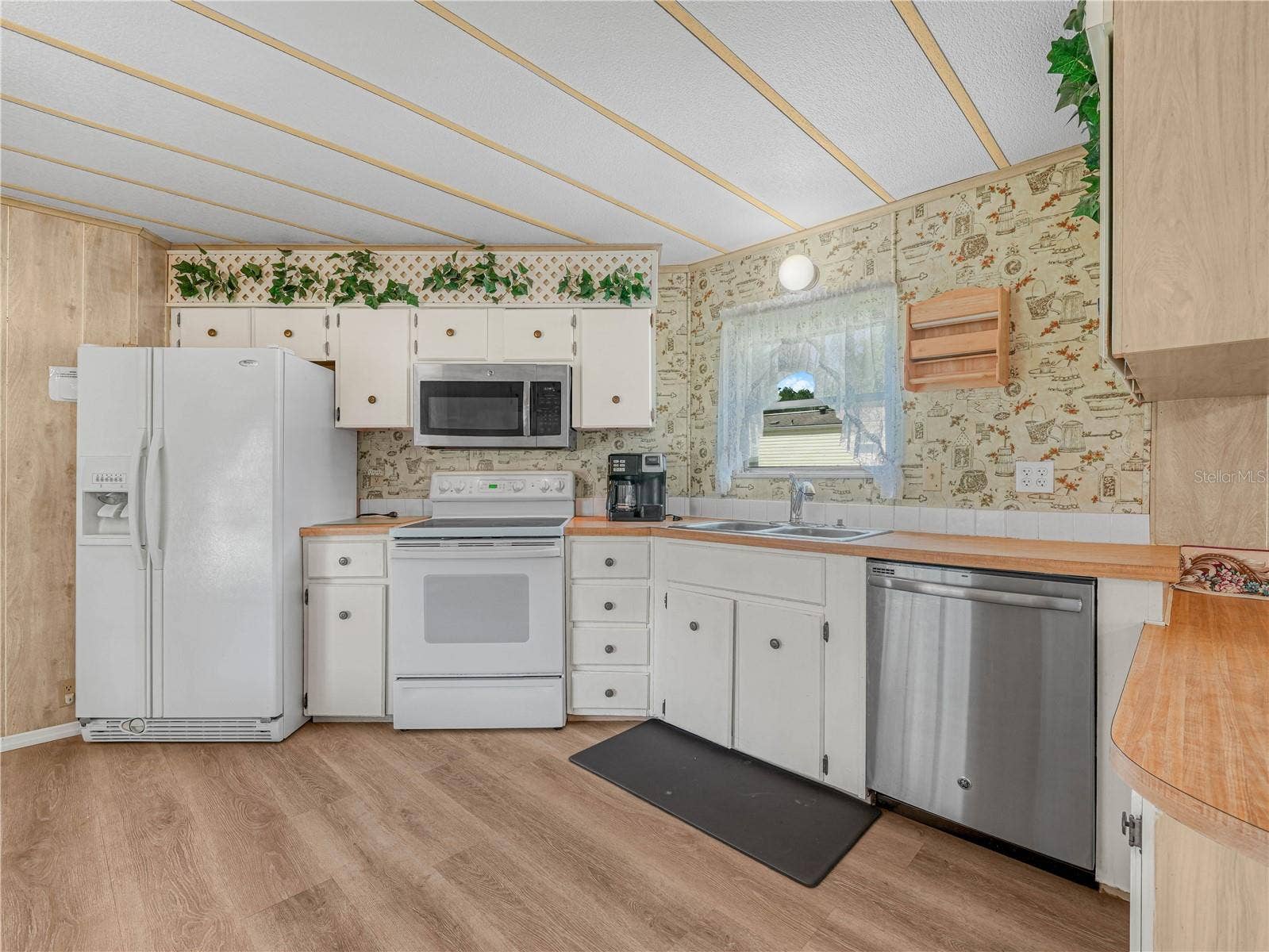3130 N MARINA PARKWAY, Lake Wales, FL 33898 3130 N MARINA PARKWAY, Lake Wales, FL 33898