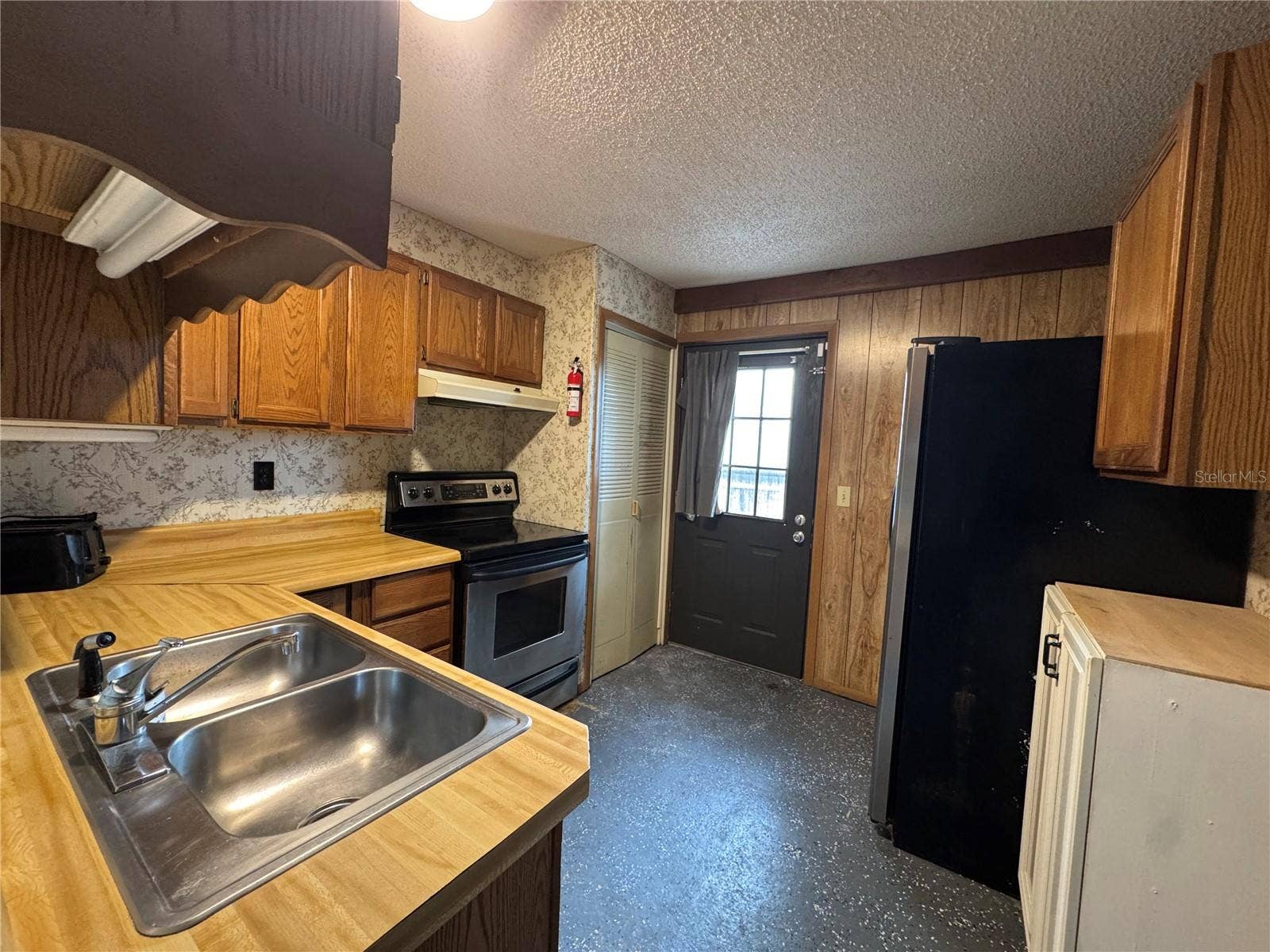 630 N CROOKED LAKE DRIVE, Babson Park, FL 33827 630 N CROOKED LAKE DRIVE, Babson Park, FL 33827