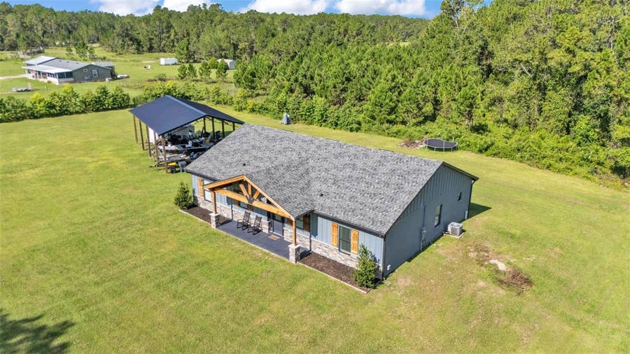 Property photo for 18940 COMMONWEALTH AVENUE N, Polk City, FL