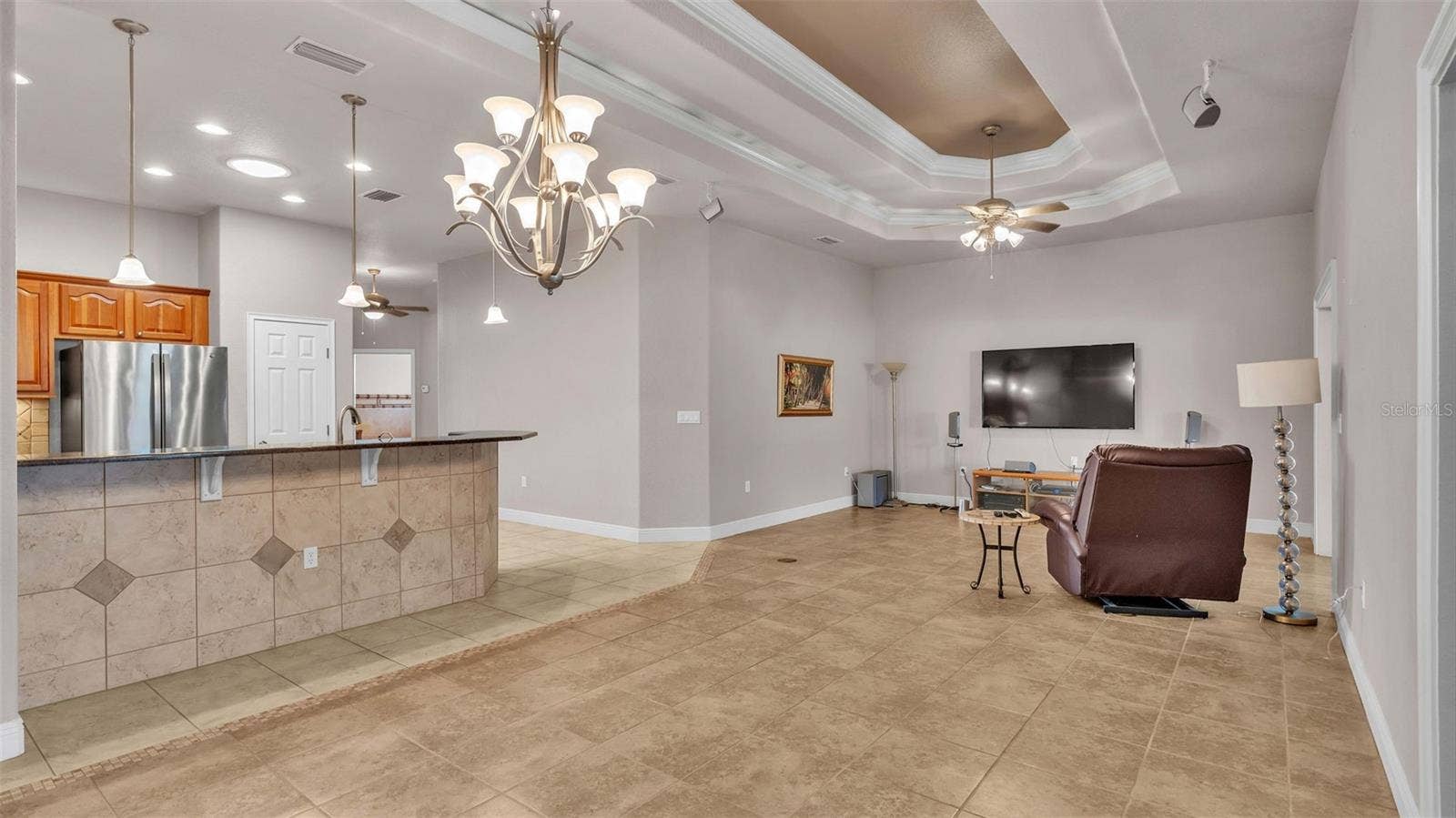 402 CRUISERS DRIVE, Polk City, FL 33868 Living