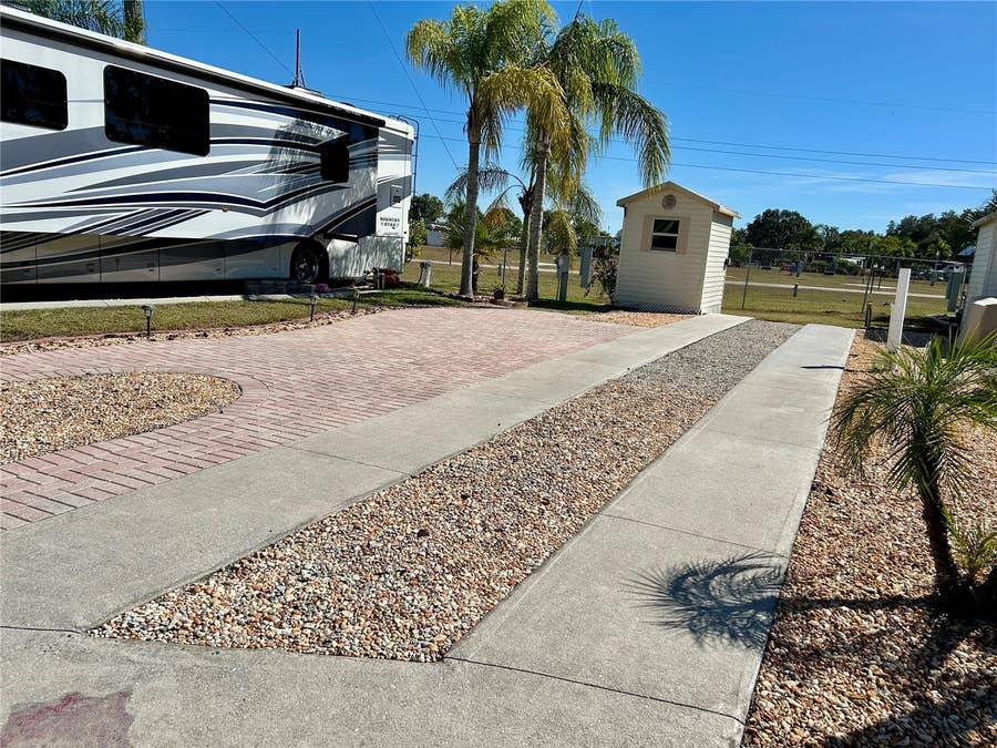 Property photo for 2920 FAIRWAY DRIVE, Bowling Green, FL