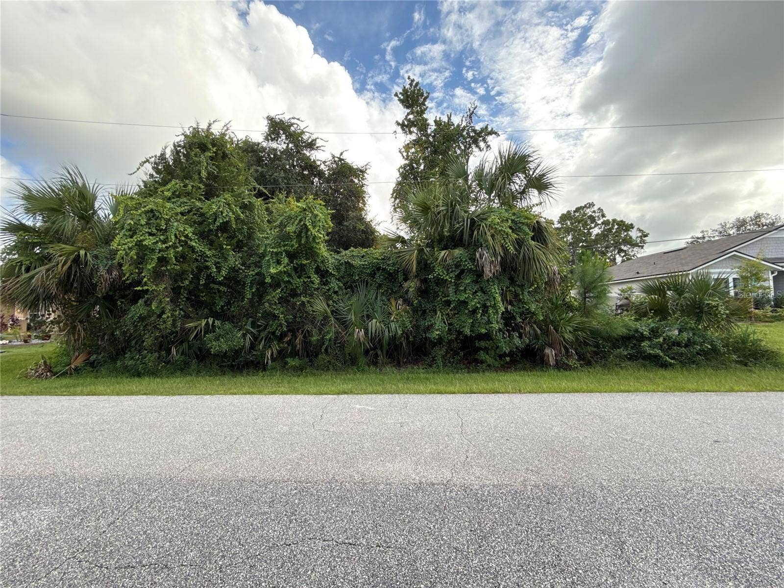 38 PINEAPPLE DRIVE, Palm Coast, FL 32164 38 PINEAPPLE DRIVE, Palm Coast, FL 32164