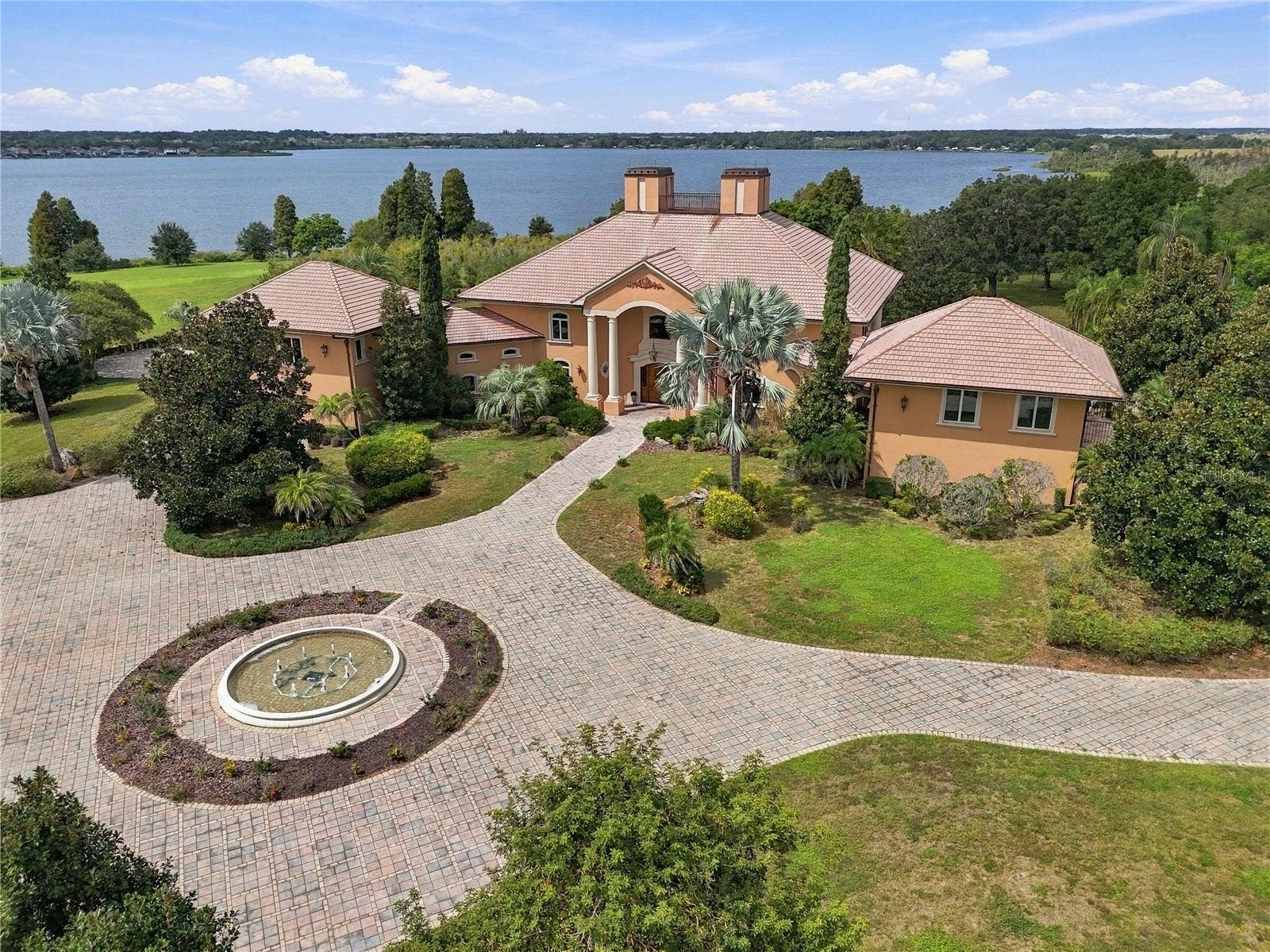 501 ADAMS BARN ROAD, Auburndale, FL 33823 Welcome to Casa Bella Estate sitting on Lake Van with 45 acres and over 2100 ft of waterfront views