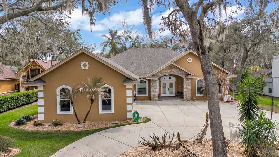 Property photo for 1603 SIR HENRYS TRAIL, Lakeland, FL