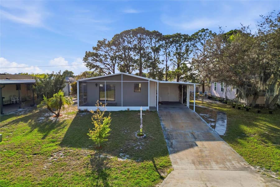Property photo for 409 VILLAGE CIRCLE SW, Winter Haven, FL