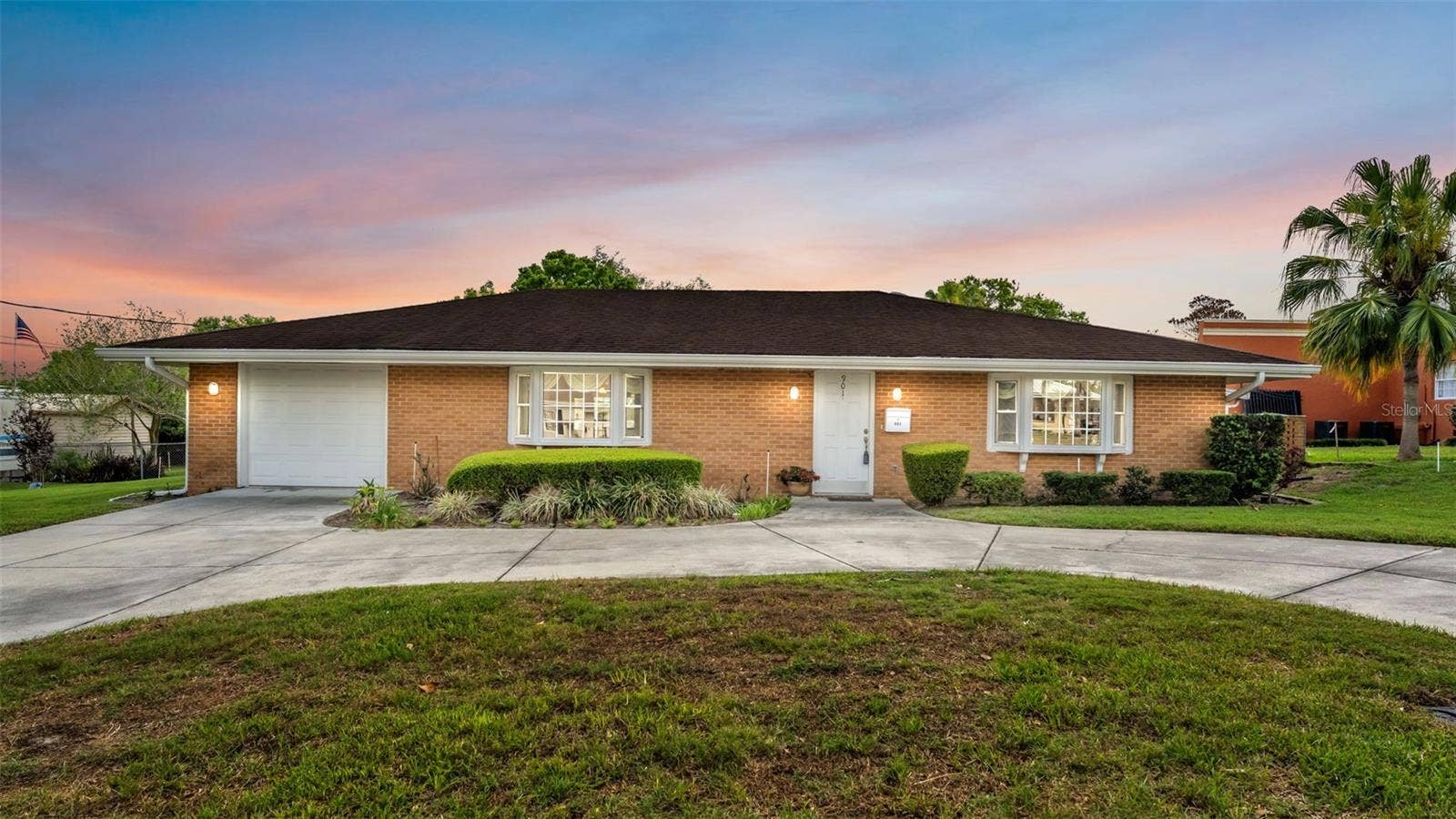 901 WOODWARD STREET, Lakeland, FL 33803 901 WOODWARD STREET, Lakeland, FL 33803