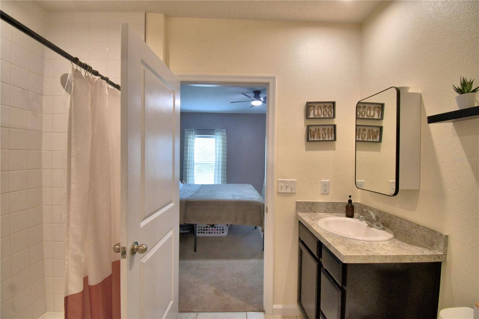 542 EAGLE LANDING BOULEVARD, Winter Haven, FL 33880 542 EAGLE LANDING BOULEVARD, Winter Haven, FL 33880