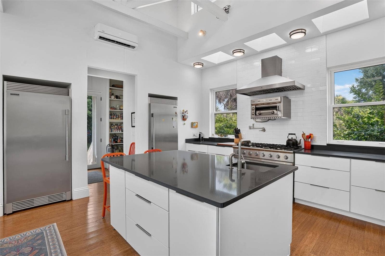 7950 BANNON FISH CAMP ROAD, Haines City, FL 33844 CHEF'S KITCHENWITH SALAMANDER BROILERBANNON ISLAND L4961212