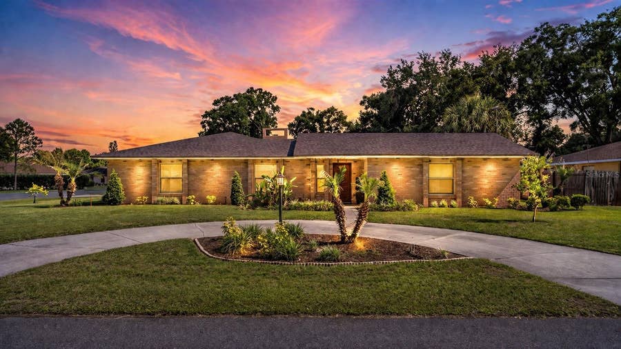 Property photo for 906 CRESTVIEW DRIVE, Auburndale, FL