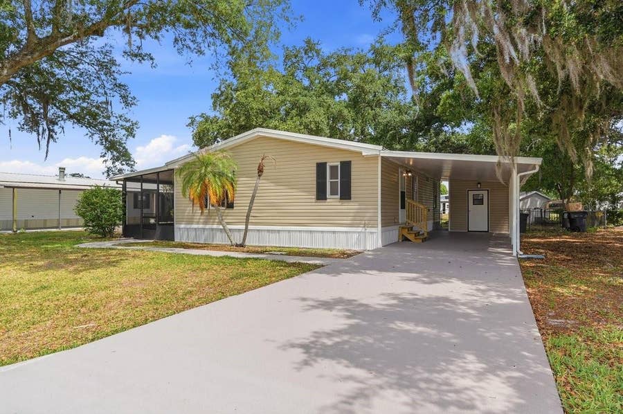 Property photo for 3009 CANANDAIGUA TRAIL, Lakeland, FL