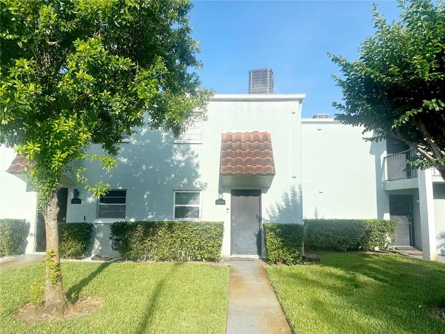 Property photo for 2864 SOMERSET PARK DRIVE, #2864, Tampa, FL