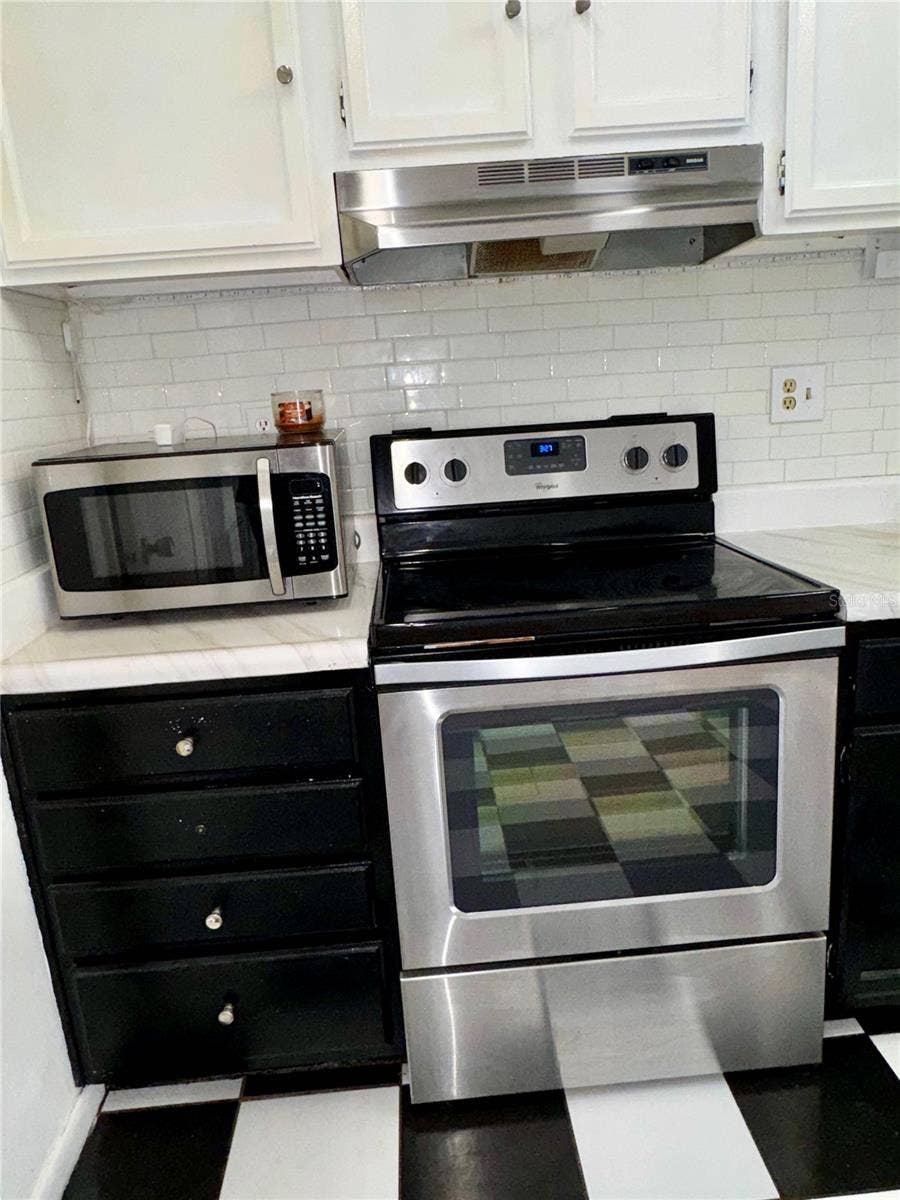 1130 N LAKE PARKER AVENUE, #E332, Lakeland, FL 33805 1130 N LAKE PARKER AVENUE, #E332, Lakeland, FL 33805