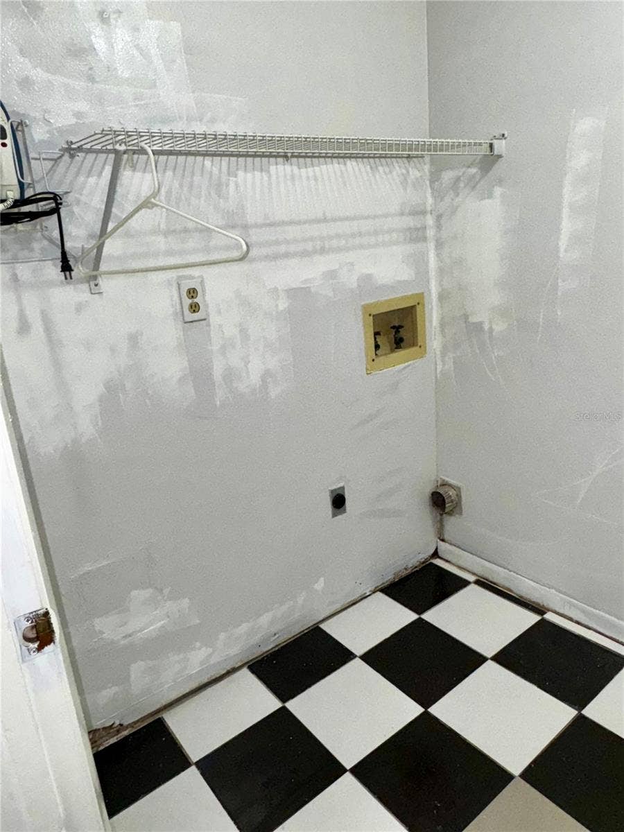 1130 N LAKE PARKER AVENUE, #E332, Lakeland, FL 33805 1130 N LAKE PARKER AVENUE, #E332, Lakeland, FL 33805