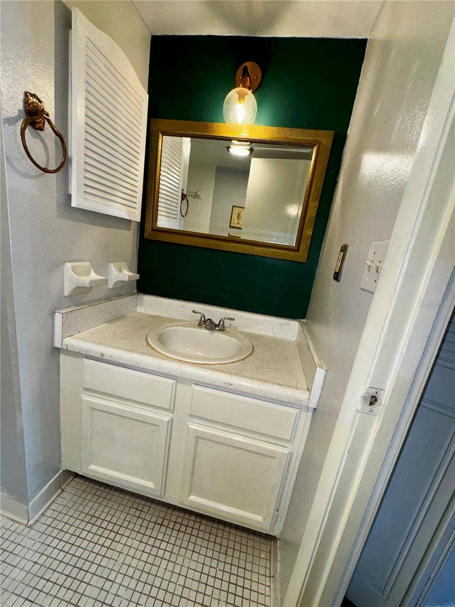 1130 N LAKE PARKER AVENUE, #E332, Lakeland, FL 33805 1130 N LAKE PARKER AVENUE, #E332, Lakeland, FL 33805
