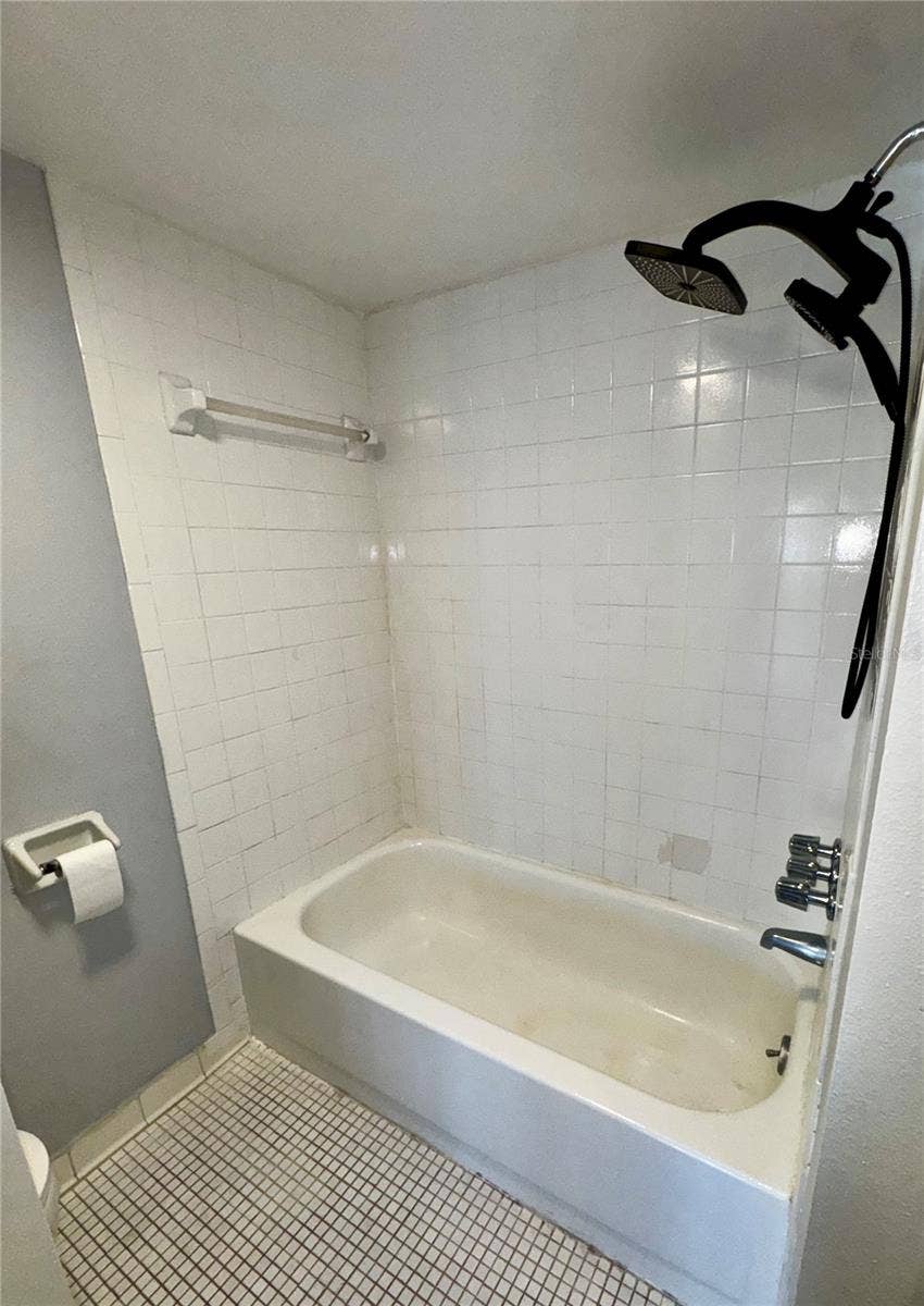 1130 N LAKE PARKER AVENUE, #E332, Lakeland, FL 33805 1130 N LAKE PARKER AVENUE, #E332, Lakeland, FL 33805