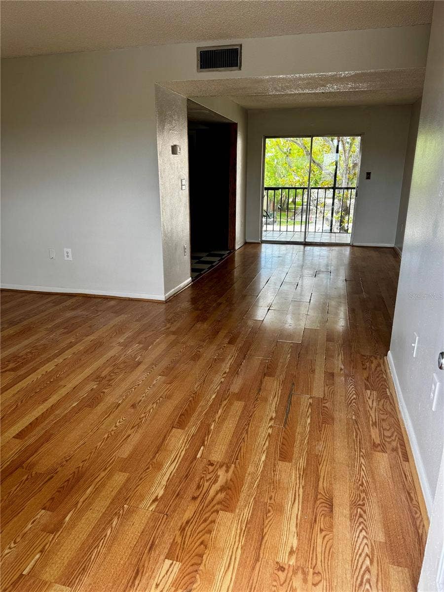 1130 N LAKE PARKER AVENUE, #E332, Lakeland, FL 33805 1130 N LAKE PARKER AVENUE, #E332, Lakeland, FL 33805