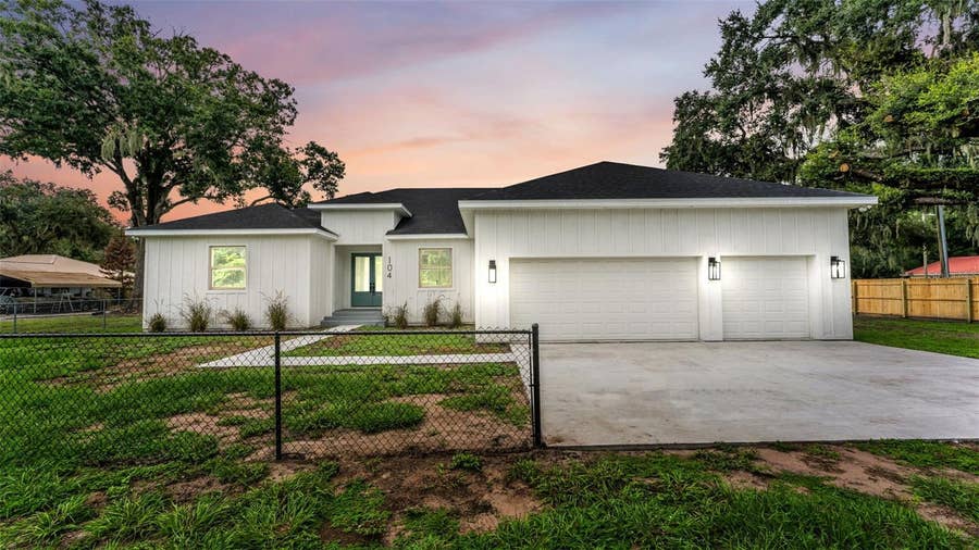 Property photo for 104 THRASHER ROAD, Plant City, FL