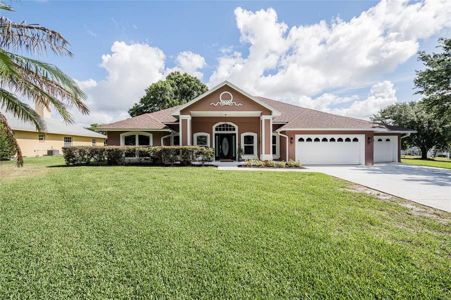 Property photo for 214 AMBERLY WAY, Auburndale, FL